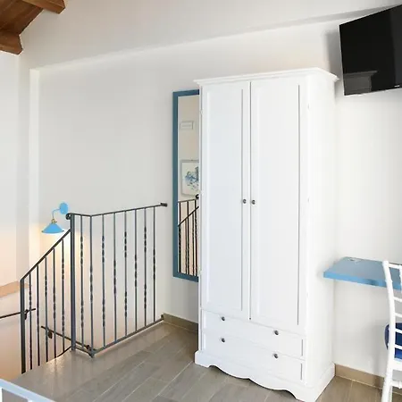 Signora Tita Chianalea - Bed & Breakfast 3*