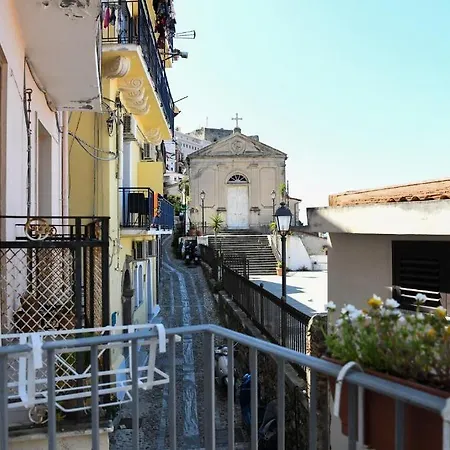 Signora Tita Chianalea - Bed & Breakfast Scilla