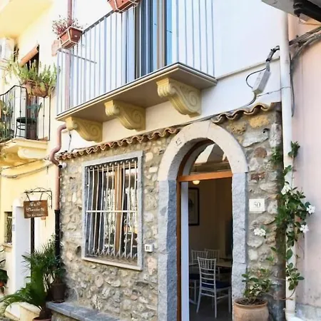 Signora Tita Chianalea - Scilla