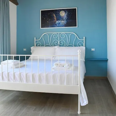 Signora Tita Chianalea - 3*