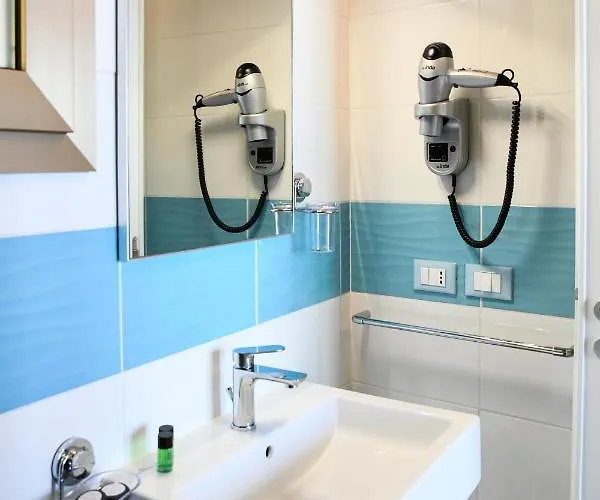 Signora Tita Chianalea - 3* שילה